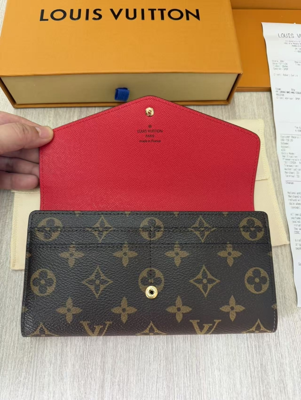 Louis Vuitton Sarah Wallet - Picture 7 of 16